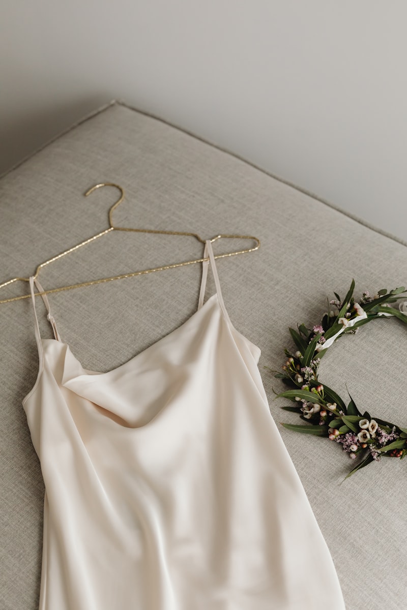 Sophisticated Sheath Dresses for Minimalist Weddings: A Perfect Choice for the Modern Bride