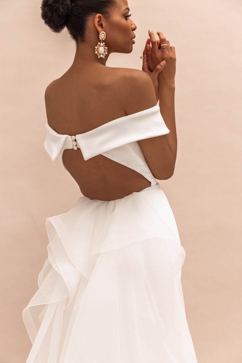 Mixing Modern and Classic Bridal Styles: A Perfect Wedding Look